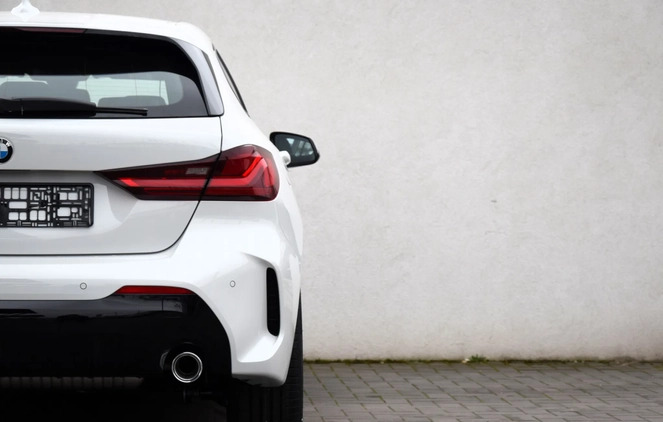 BMW Seria 1 cena 159500 przebieg: 4000, rok produkcji 2023 z Stąporków małe 379